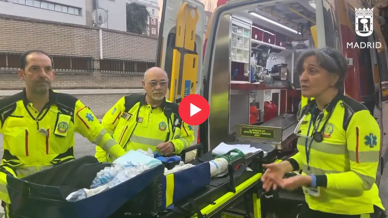 La rápida intervención de ciudadanos y el uso de un desfibrilador salva una vida en Madrid